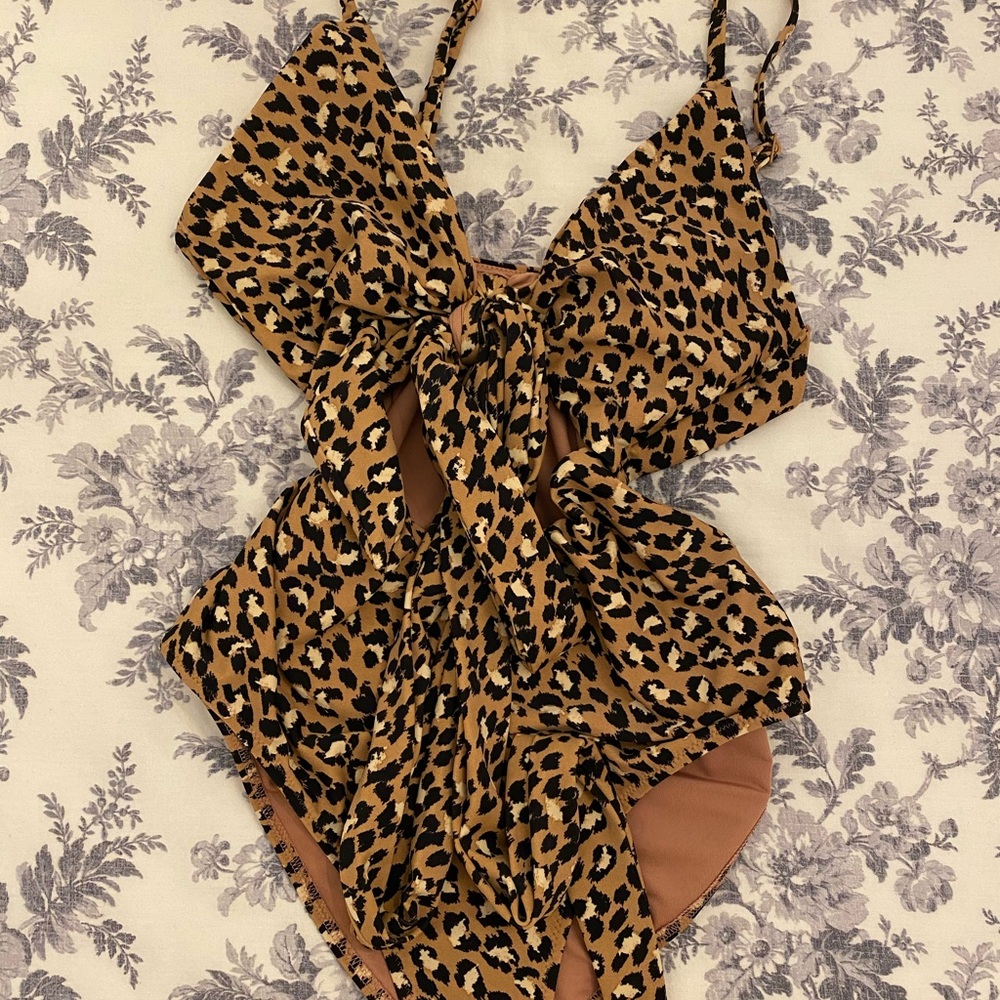 AERIE leopard one piece 👙